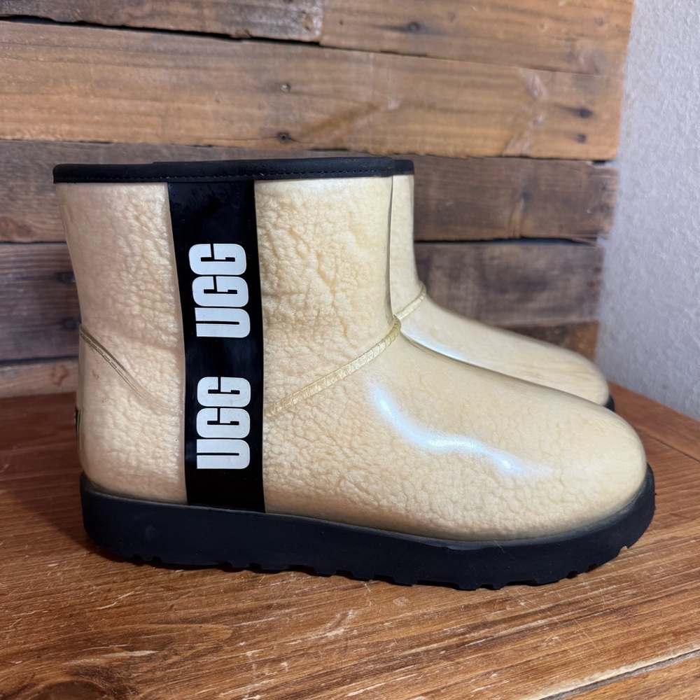 UGG‎ Women's CLASSIC CLEAR MINI Natural / Black size 9 Sherpa